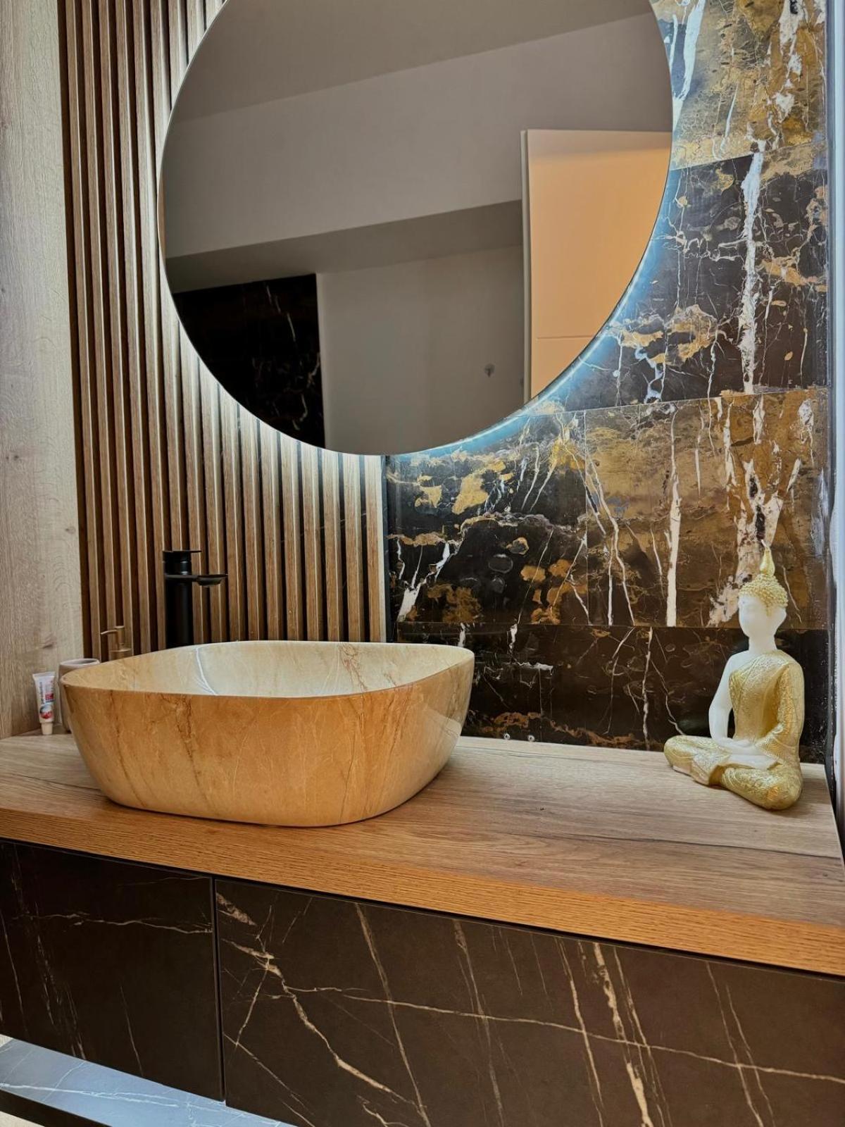 Luxury Blue Apartment Iasi Esterno foto