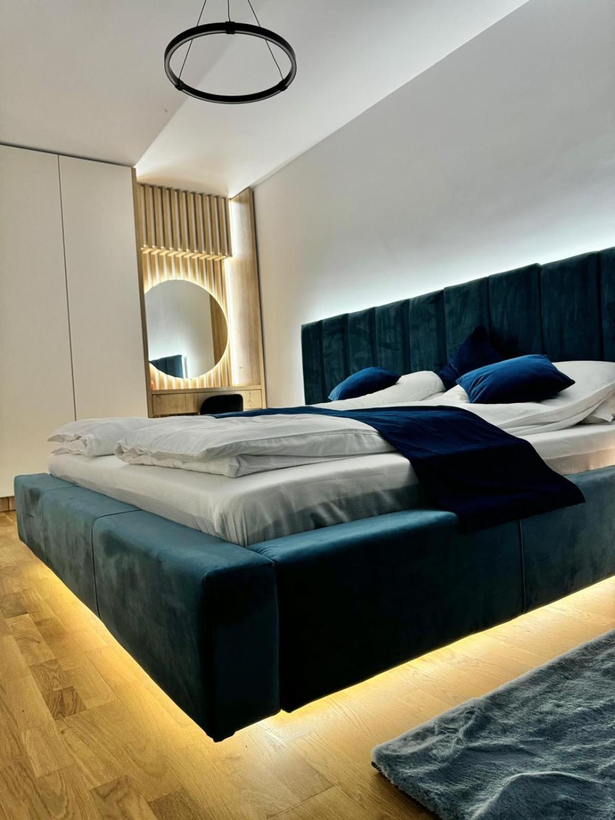 Luxury Blue Apartment Iasi Esterno foto