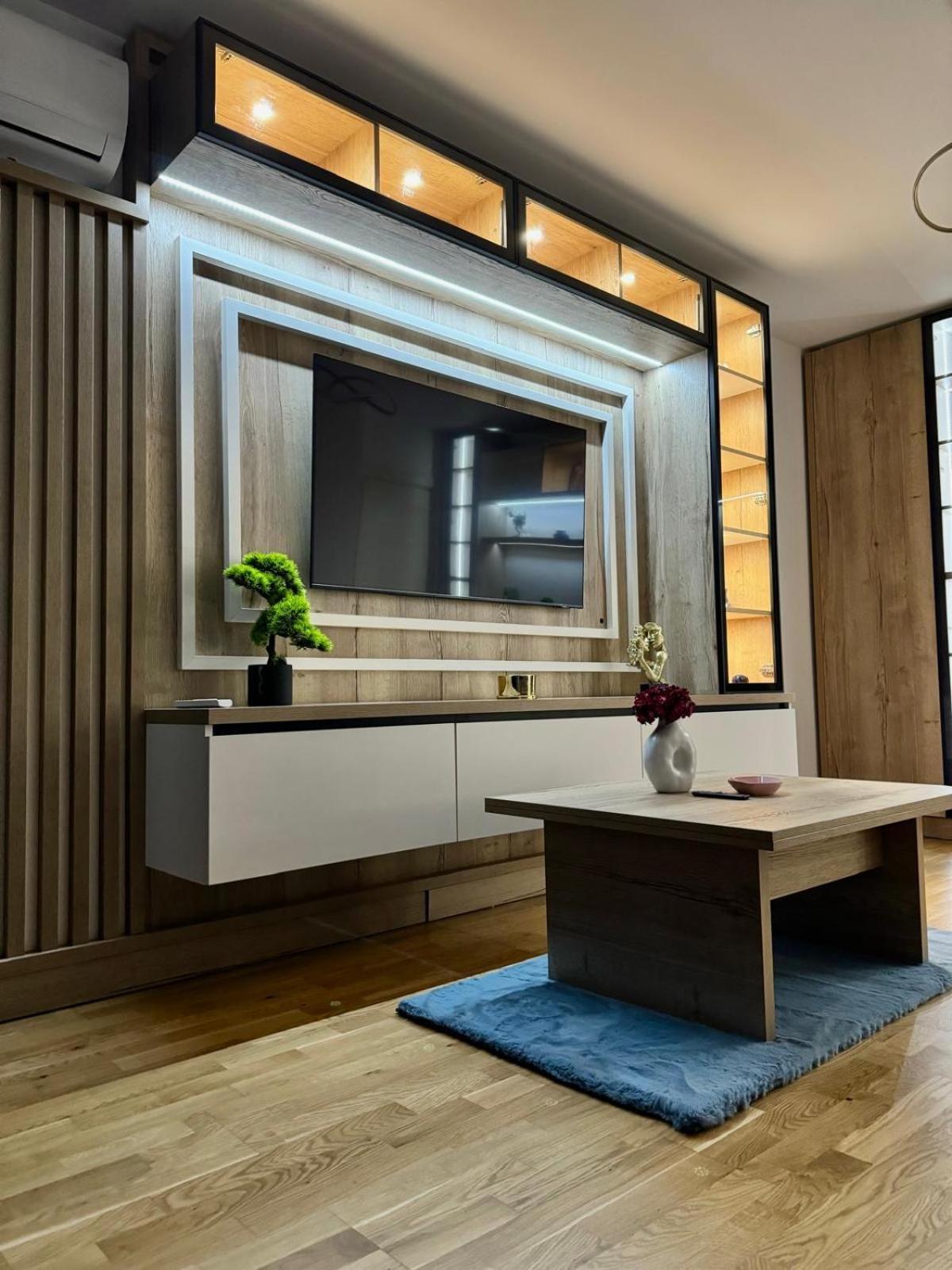Luxury Blue Apartment Iasi Esterno foto